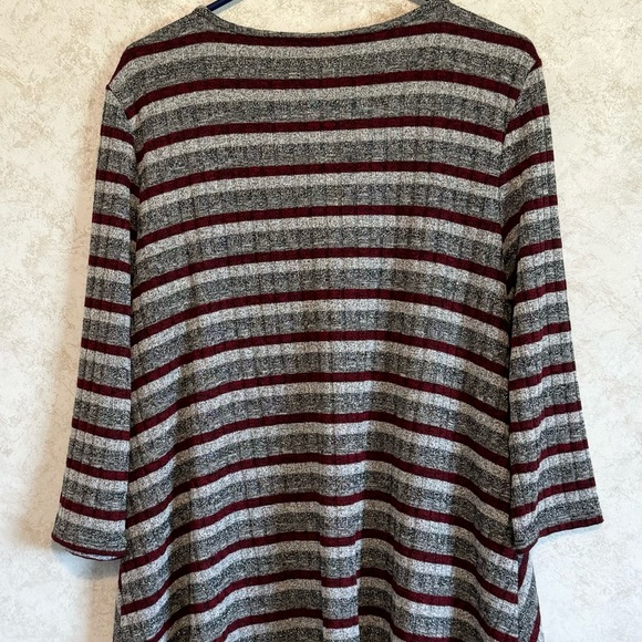 Ruby Rd Stripe Maroon Silver Metalic Thread Tunic Blouse XL SharkBite Hem Large - Picture 3 of 16